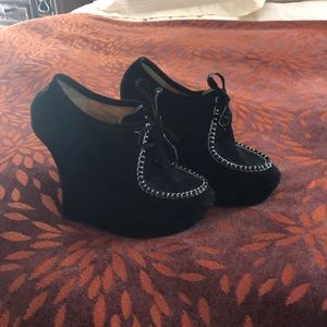L.A.M.B wedges size 8